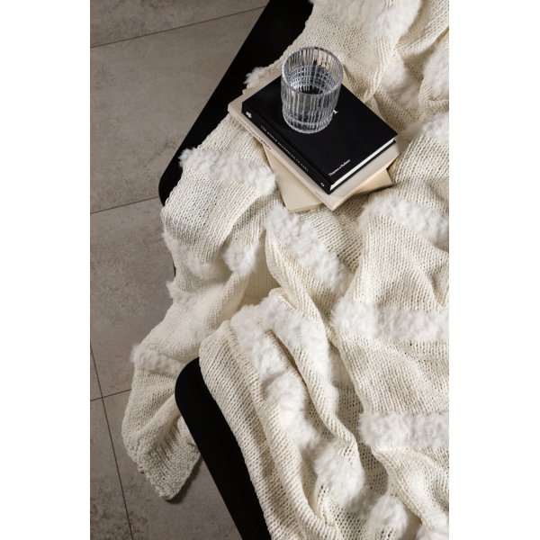 Tina ruudullinen 130x170 cm - Valkoinen Tina ruudullinen 130x170 cm - Valkoinen