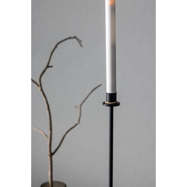 Hogehall LED-kynttilänjalka K79 cm - musta/valkoinen Hogehall LED-kynttilänjalka K79 cm - musta/valkoinen