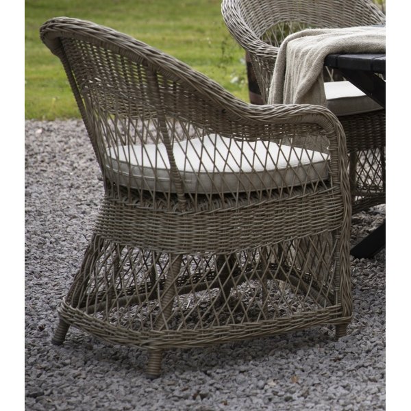 Ulkotuoli luonnonvärisestä synteettisestä rottingista Ulkotuoli luonnonvärisestä synteettisestä rottingista