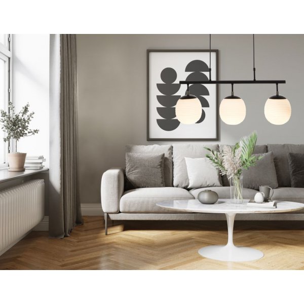 Rille kattovalaisin - Musta/opaalivalkoinen Rille kattovalaisin - Musta/opaalivalkoinen