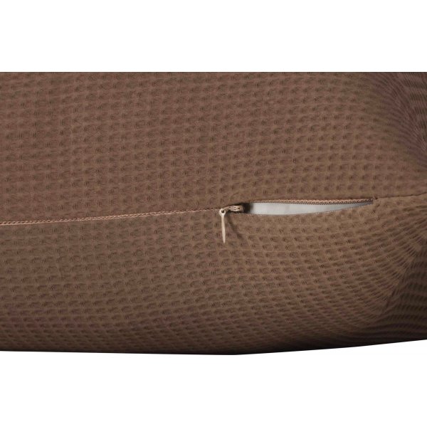 Celine tyynynpäällinen 50 x 50 cm - Tummanruskea Celine tyynynpäällinen 50 x 50 cm - Tummanruskea