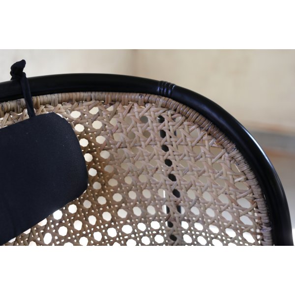 Anton musta nojatuoli rottinkia + Huonekalujen tahranpoistoaine