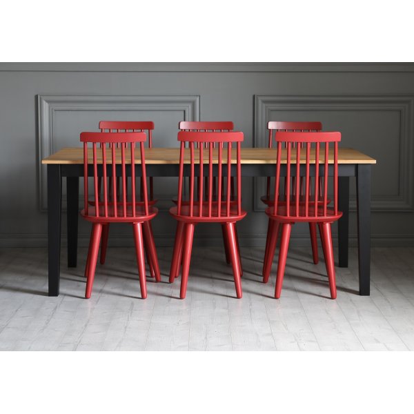 Dalsland-ruokailuryhmä: Ruokapöytä musta/tammi ja 6 punaista tappituolia Dalsland-ruokailuryhmä: Ruokapöytä musta/tammi ja 6 punaista tappituolia