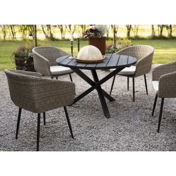 Ulkoryhmä: musta pyöreä ruokapöytä Ø112 cm ja 4 nojatuolia Ulkoryhmä: musta pyöreä ruokapöytä Ø112 cm ja 4 nojatuolia