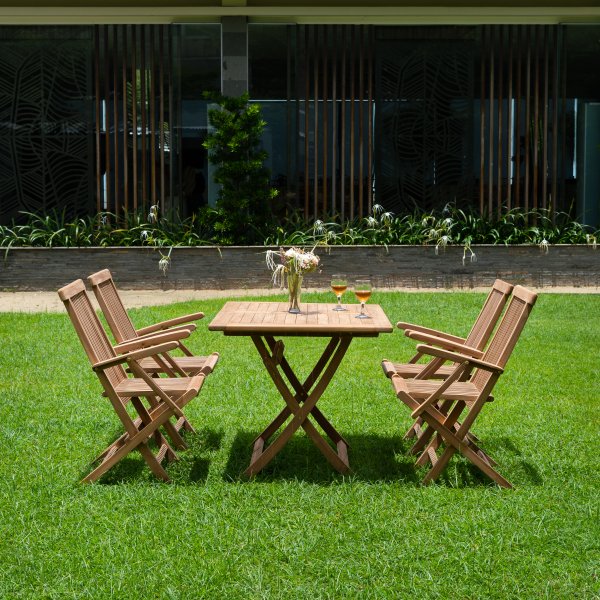 Saltö ulkoruokailuryhmä ruokapöytä 120x70 cm ja 4 Saltö runkotuolia - Teak + Puuöljy huonekaluihin Saltö ulkoruokailuryhmä ruokapöytä 120x70 cm ja 4 Saltö runkotuolia - Teak + Puuöljy huonekaluihin